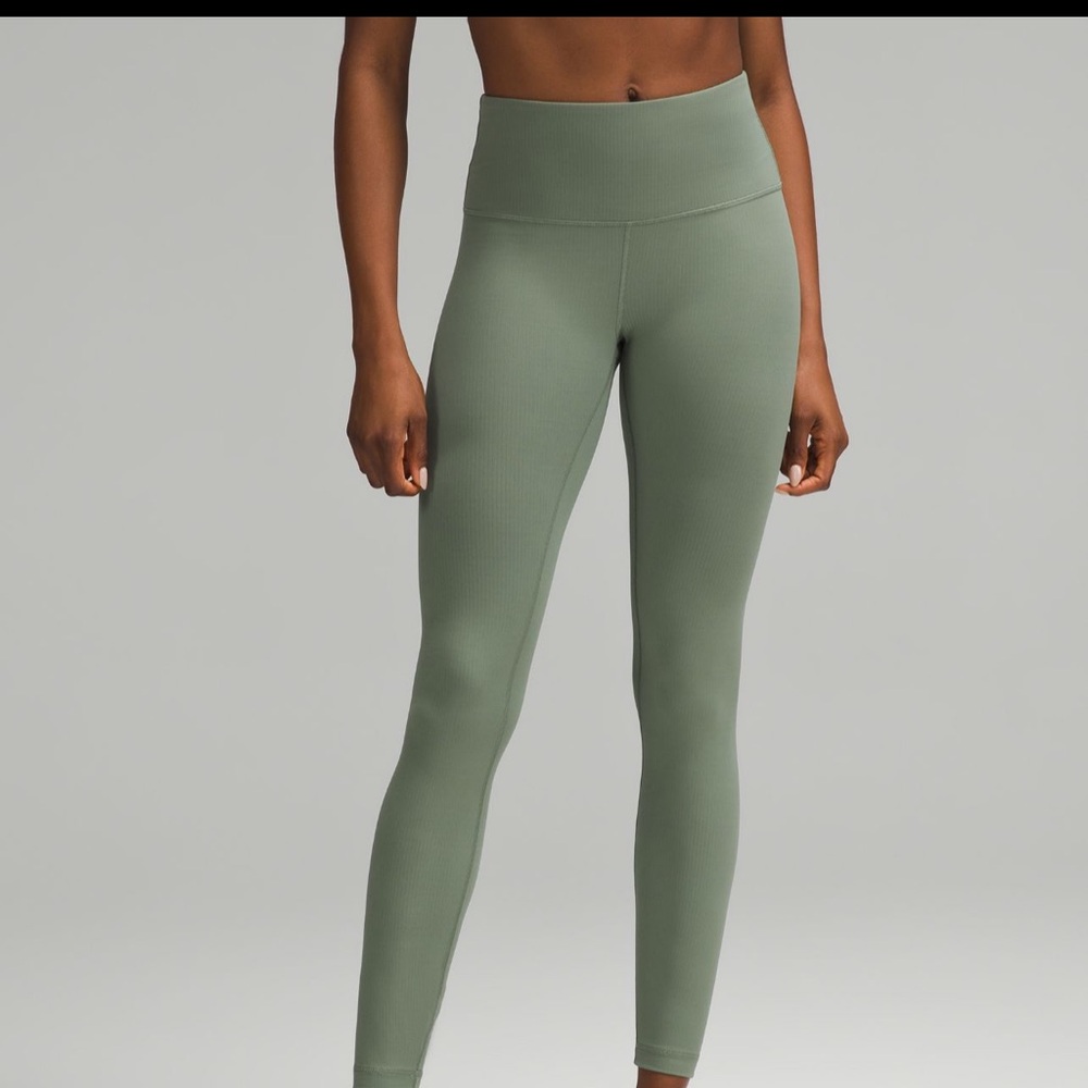 Wunder Train High-Rise Ribbed Tight 28" in Grey Eucalyptus. Size 4. NWT